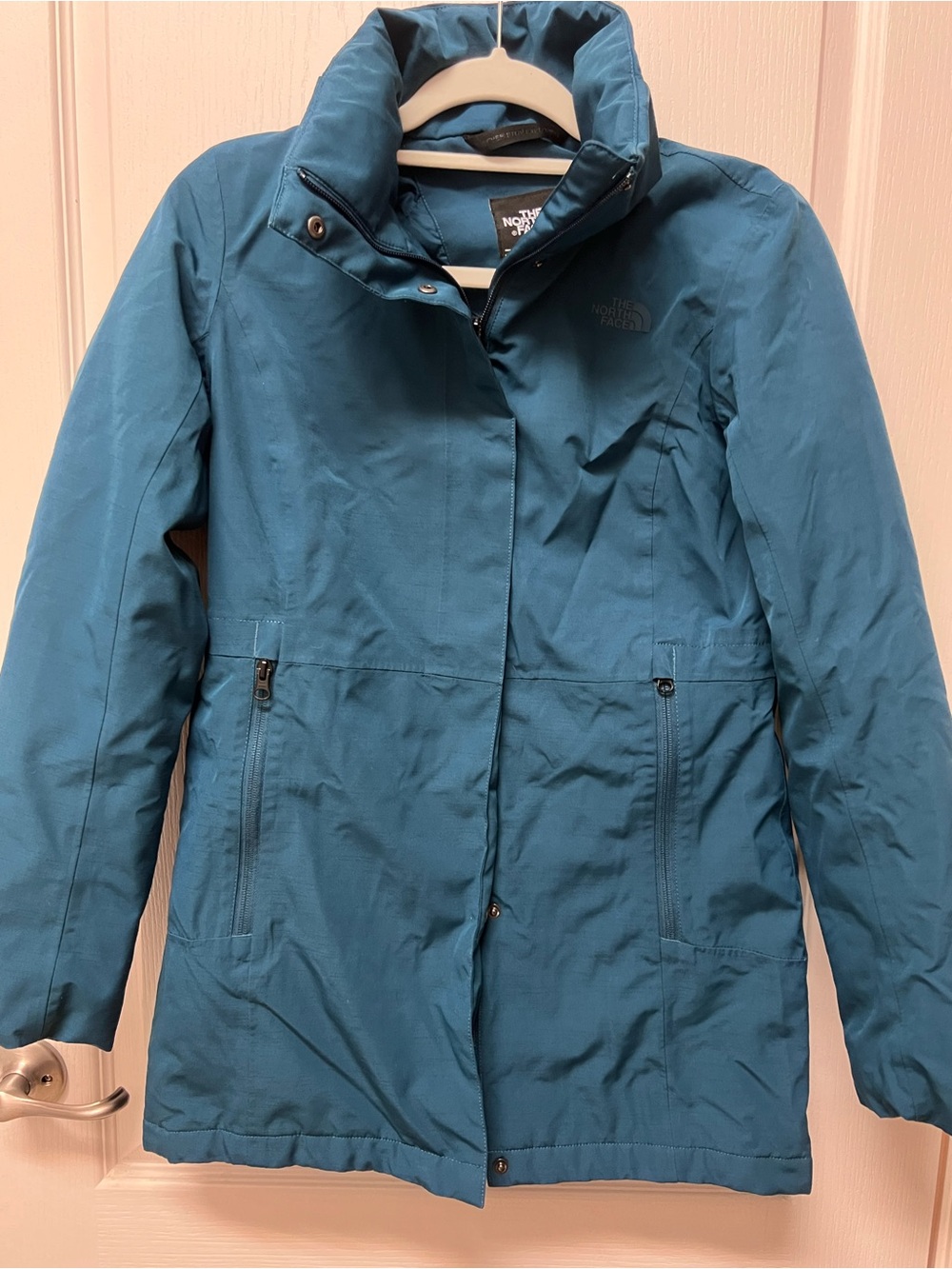 The North Face Women's Teal Waterproof Insulated Jacket